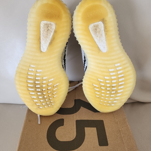Yeezy Zebra Boost - Picture 5 of 5